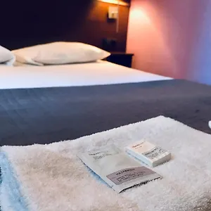 Des Ambassadeurs Hotel